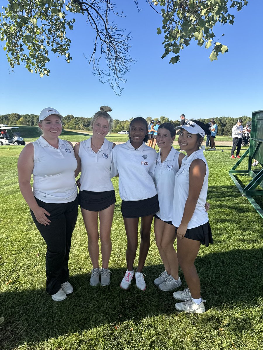 fzsgirlsgolf's tweet image. Great day today! Mary, Noelle and Camille qualified for State today! #letsgo