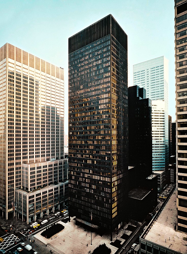 fraisku's tweet image. Mies Van der Rohe:
"La arquitectura es un arte objetivo y debe regirse por el espíritu de la época en que se desarrolla".
Seagram Building-1958, Chicago, USA. #JuevesDeArquitectura