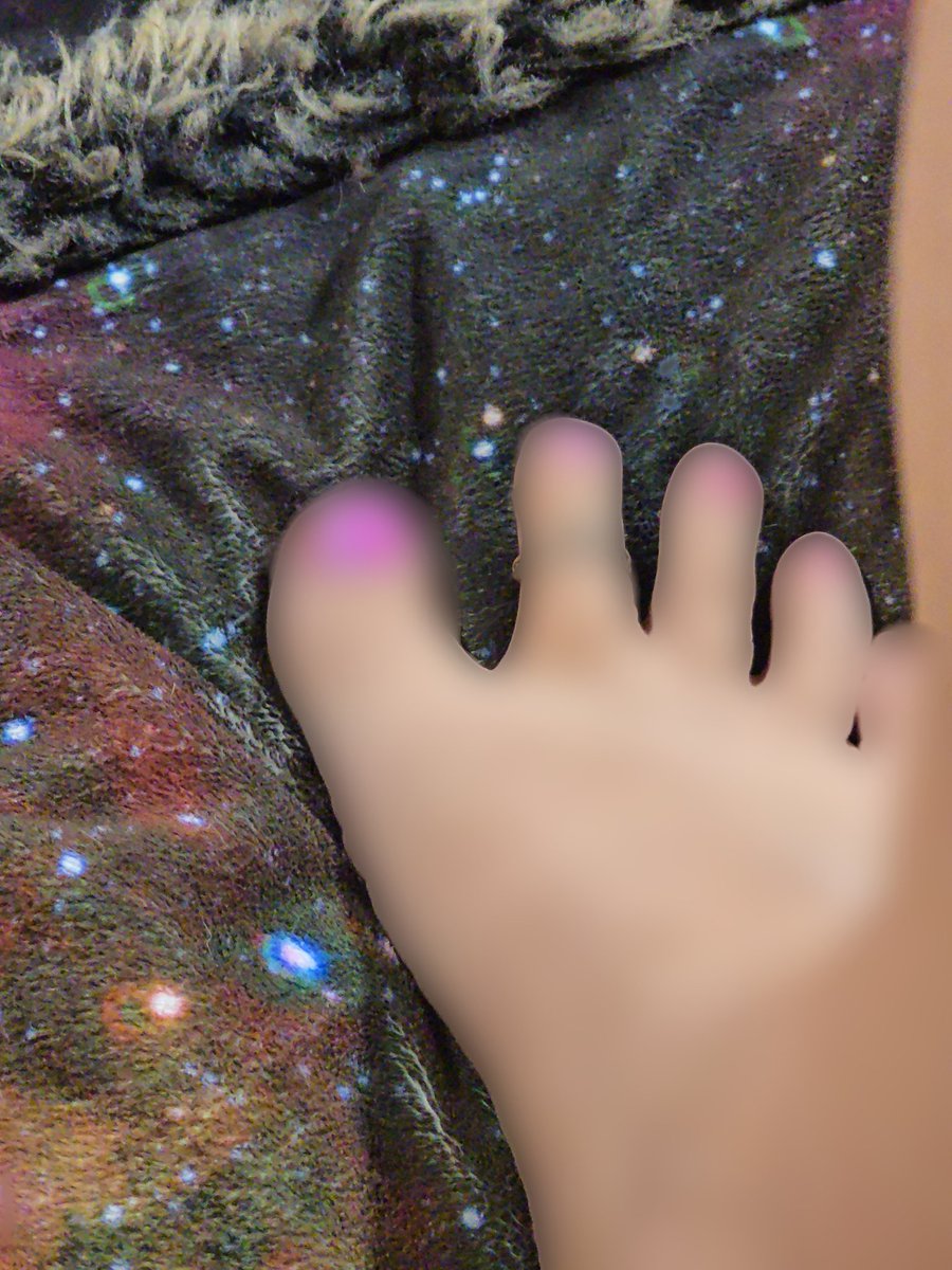 PayGoddessSky's tweet photo. @FeetFinder Betas get blurs 🖤 https://t.co/3xtvWoAGcI