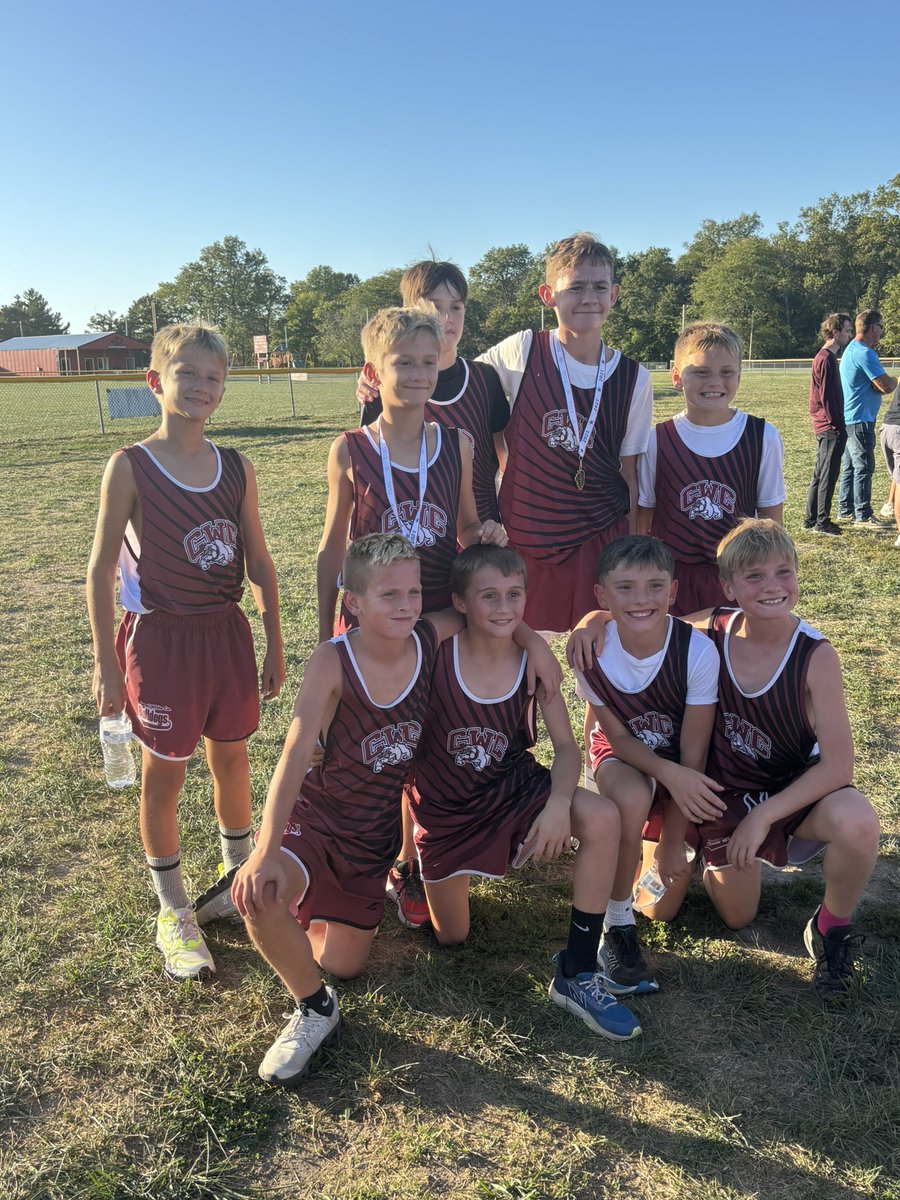 MrsLaceyMoore4's tweet photo. First time for Carmi’s junior high to qualify for state as a cross country team! 
Proud mom! https://t.co/exUwTf76ci