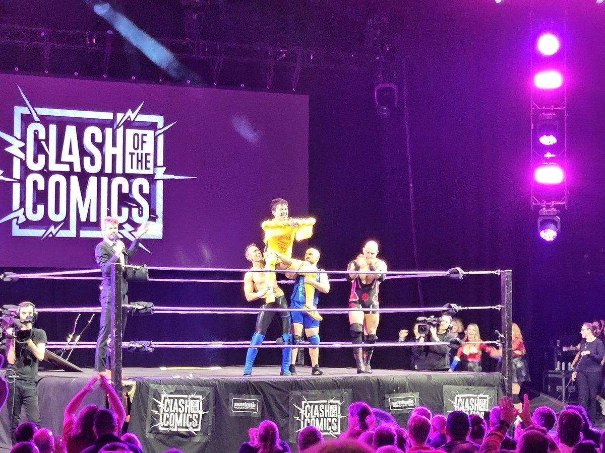 SamBromley's tweet photo. Great night with the @WWEGP solid ass cats, followed by Clash of the Comics! #ClashoftheComics https://t.co/S8zizPaOfw