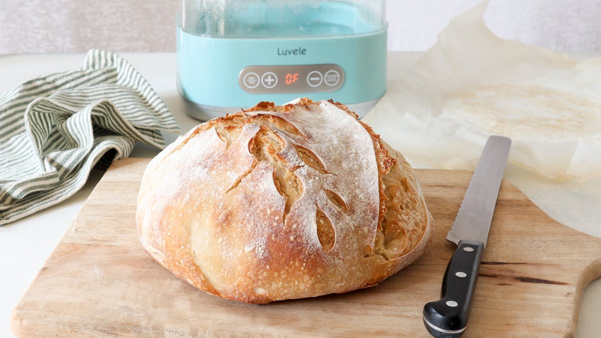 Sourdough can feel intimidating at first, but this simple recipe is designed to take away unnecessary complexity. With the Luvele yogurt maker, you can create a perfectly warm and stable environment for fermentation, even when the weather is cool. luvele.com.au/blogs/recipe-b…