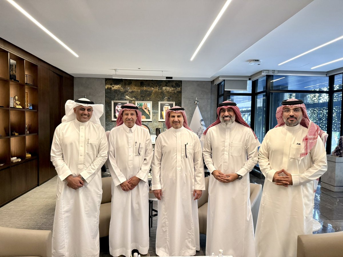 InoChemSA's tweet photo. جانب من زيارة رئيس الشركة التنفيذي م.عمر باحبيل وعضو مجلس الإدارة م. مطر الظفيري
ومدير العلاقات الخارجية أ.تركي القحطاني
لمعالي نائب وزيرالصناعة والثروة المعدنية م. خالدالمديفر تم خلالها مناقشة عددمن الموضوعات ذات الاهتمام المشترك بمايعود بالنفع على الشركة وقطاعي الصناعةوالتعدين. https://t.co/HTXta8F6GC