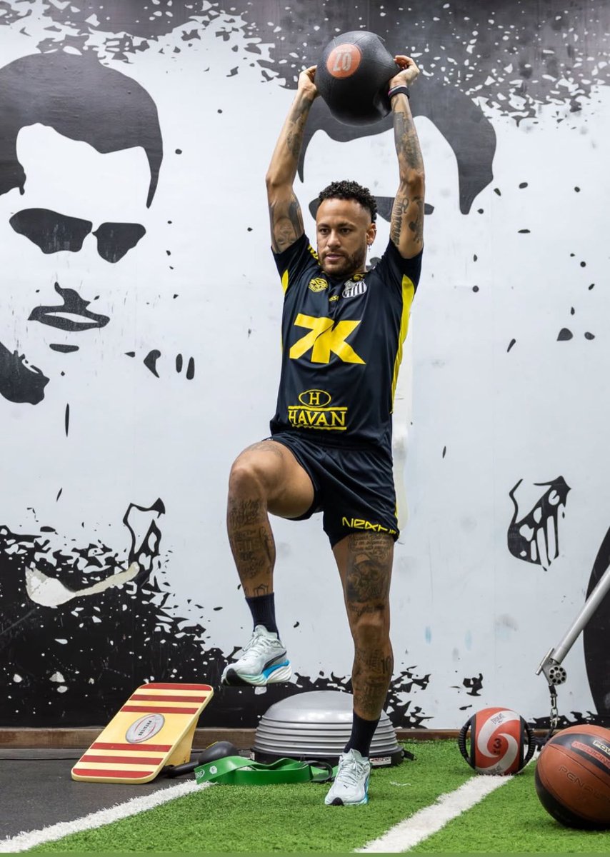 EmpNeymar's tweet image. Neymar no treino de hoje. 📸