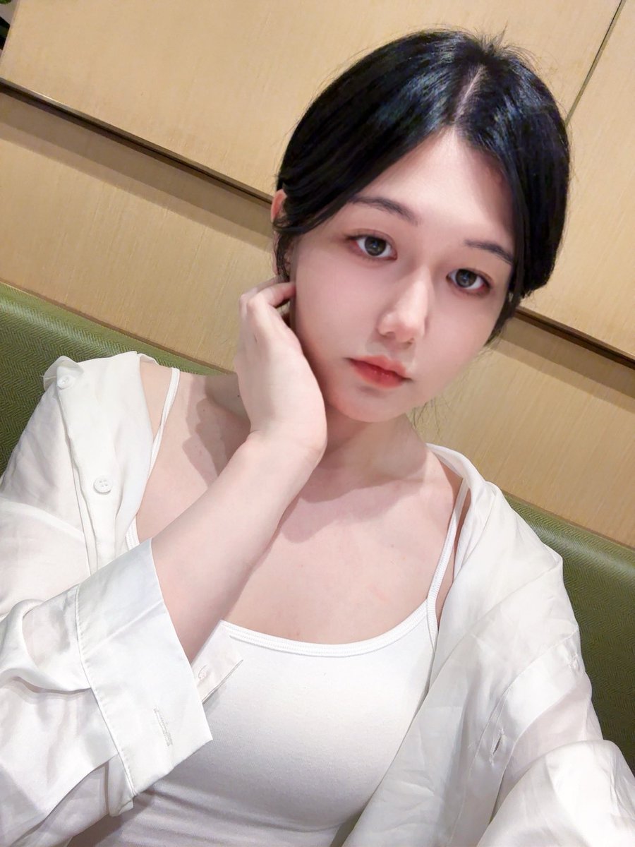 你说喜欢我的时候，
我还以为我们要结婚了
结果你告诉我只是说说而已
#4i #Ts