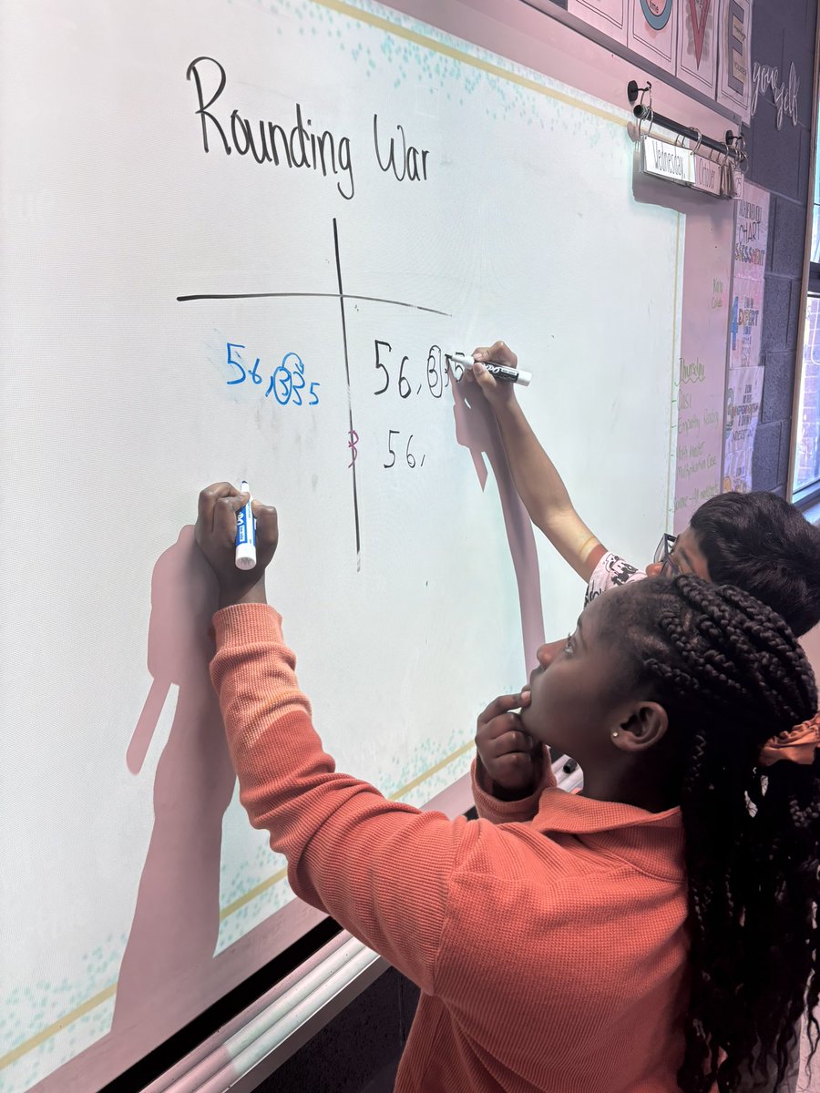 mrs_diasm's tweet image. Rounding war!
4/5s learned why and how we round whole numbers ! Nothing like a little competition to reinforce this concept! @olf_dpcdsb #mathisfun