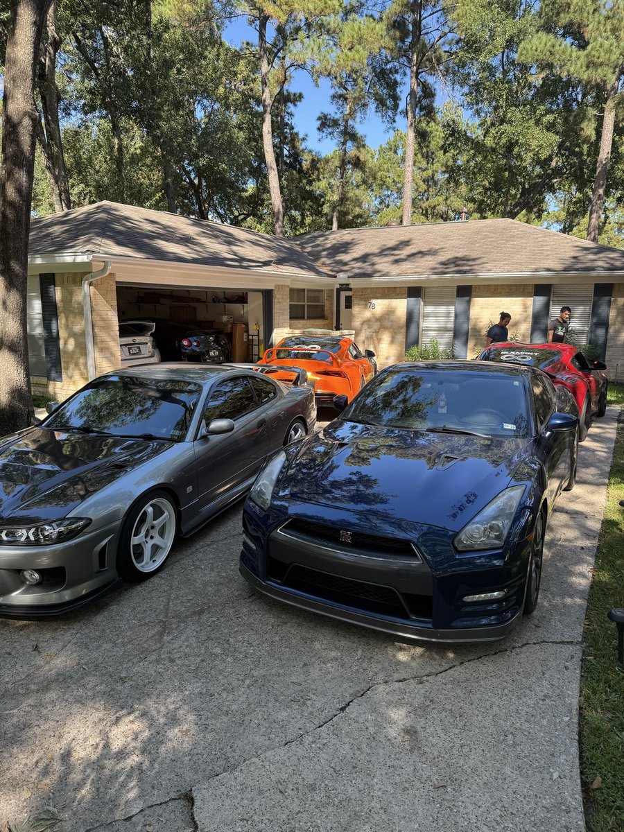 _Posters's tweet image. Car house car house