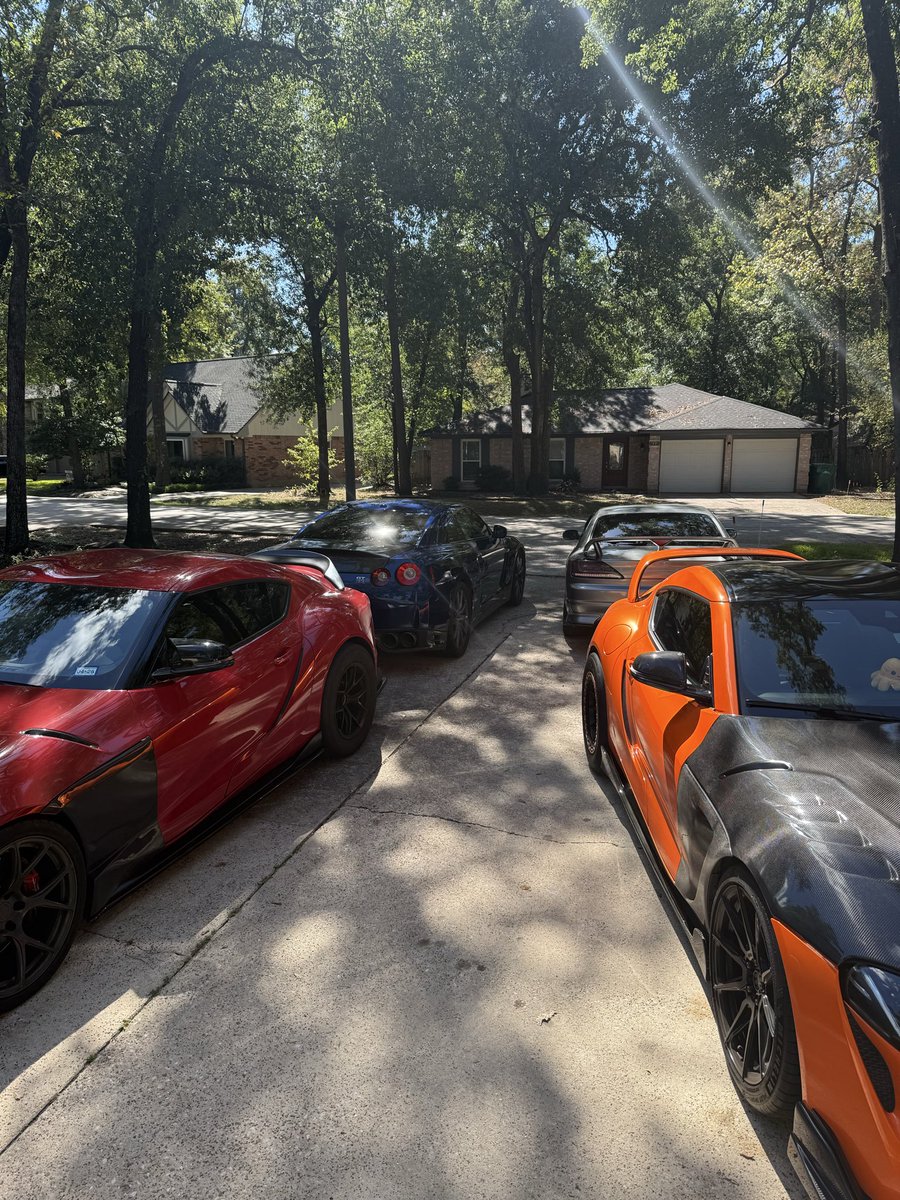 _Posters's tweet image. Car house car house