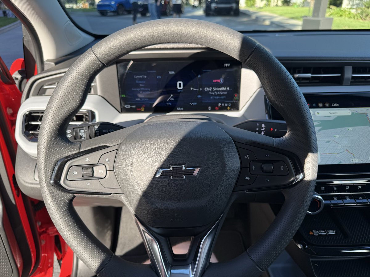 KilowattStation's tweet image. 2027 Bolt
15th EV in GM’s Lineup
255 miles of GM Est. Range
10-80% in 26 minutes (GM claimed 3X Faster Charging than Outgoing Model)
Native NACS
Built in Kansas City
Launch Edition starting at $29,990
LT Trim coming later at $28,995
#bolt @chevrolet @theEVgeek