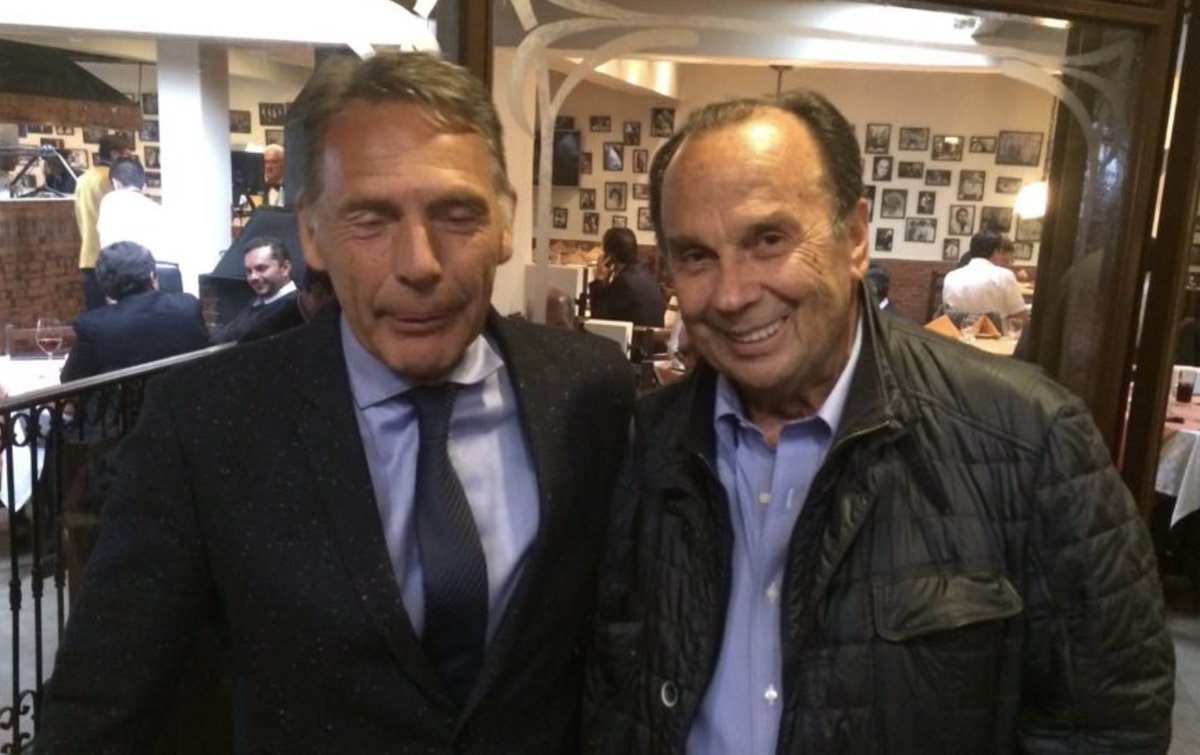 Grato recuerdo con Miguel Ángel Russo. Siempre que podía nos encontrábamos a hablar de fútbol.Por respeto,Millonarios era tema tangencial.Un genuino contertulio y apasionado por su profesión.Paz para él.