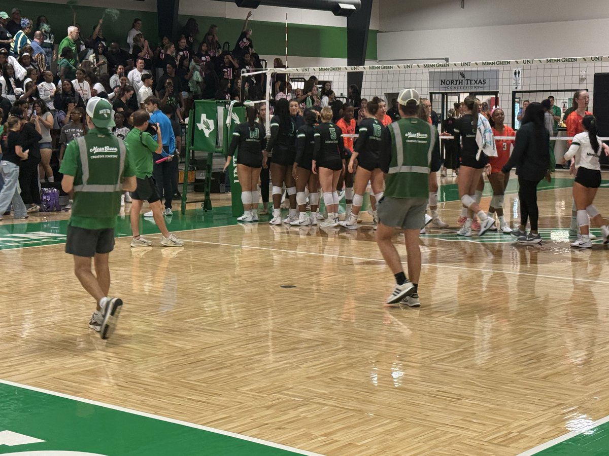 ConnorSmith_UNT's tweet photo. Awesome conference win tonight over UTSA for Coach Fleming and @MeanGreenVB! Great job, ladies! Light the Tower! 

#GMG 🟢🦅🏐 https://t.co/CPTBjdAr3U