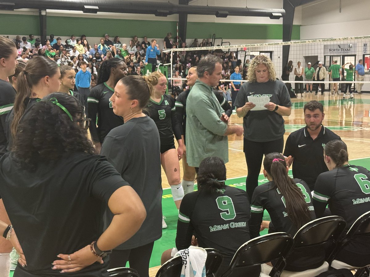 ConnorSmith_UNT's tweet photo. Awesome conference win tonight over UTSA for Coach Fleming and @MeanGreenVB! Great job, ladies! Light the Tower! 

#GMG 🟢🦅🏐 https://t.co/CPTBjdAr3U