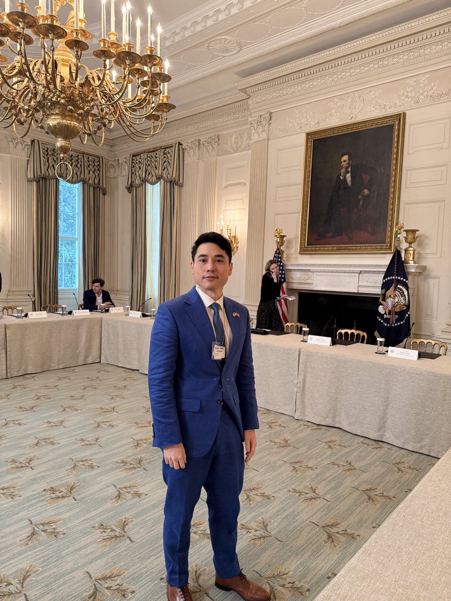 Remember the guy who said yesterday that Barney costumes in Portland were used to "sanitize Antifa"  and make them appear family friendly?  The douchelord is briefing Trump on Antifa today.  These are Trump's "experts"