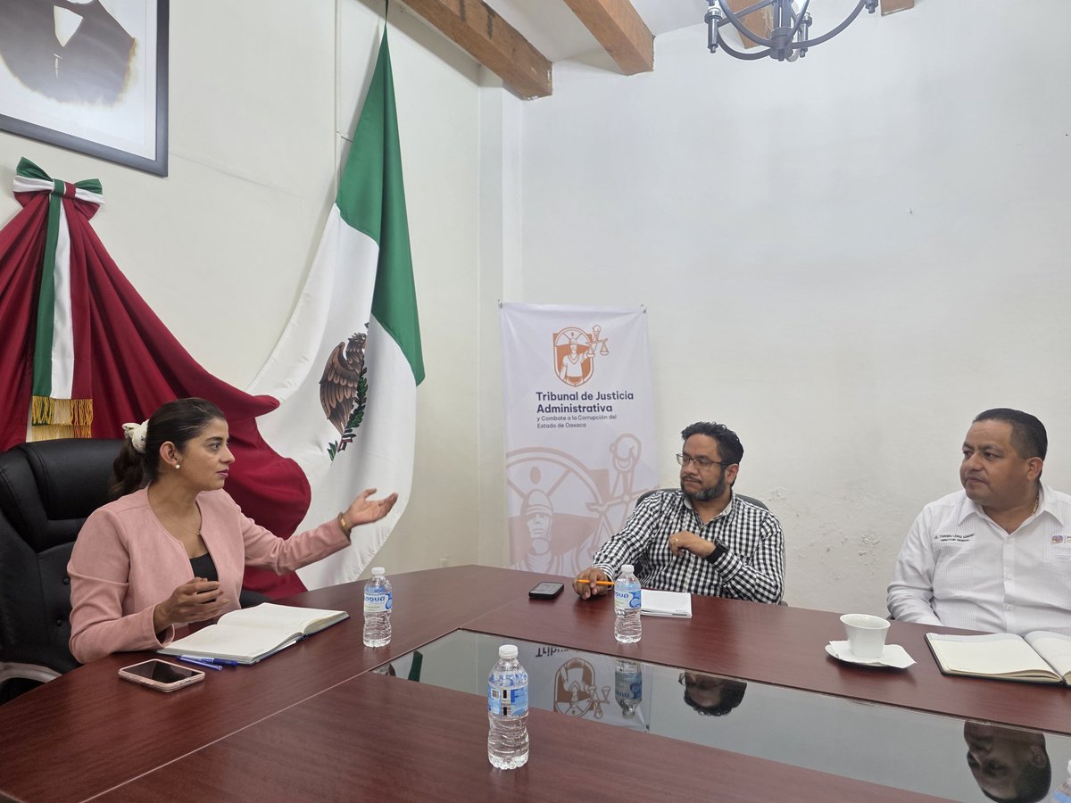 ToryLopezS's tweet photo. ⚖️👮🏻‍♂️Sostuvimos reunión de trabajo con la magistrada presidenta de la Sala Superior del Tribunal de Justicia Administrativa y Combate a la Corrupción del Estado de Oaxaca (TJACC Oaxaca), Cruz Itzel Espinosa Rojas (Itzel Espinosa) e integrantes de este órgano colegiado, magistrados Mateo Martínez Martínez y Manuel de Jesús López Lopez, con quienes acordamos trabajar en sinergia para fortalecer los mecanismos de transparencia, rendición de cuentas y la mejora de los procesos administrativos de nuestra corporación en beneficio de las y los oaxaqueños.