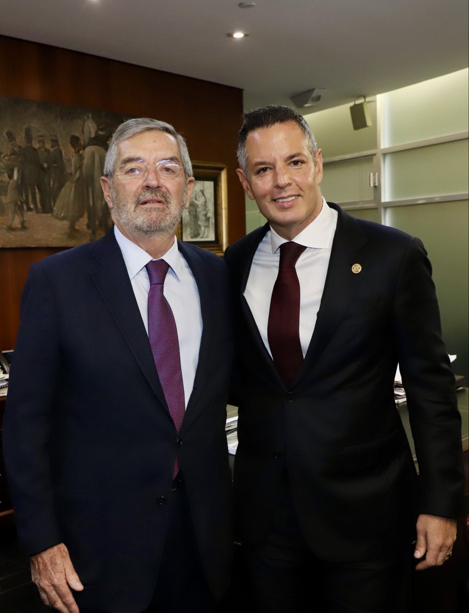 Alejandro Murat (@alejandromurat) on Twitter photo Hoy, en el pleno del <a href="/senadomexicano/">Senado de México</a>, compareció el Secretario Juan Ramón de la Fuente; a quien reconocemos por su destacada conducción de una política exterior humanista, solidaria y feminista. 🇲🇽 Hoy, en el pleno del <a href="/senadomexicano/">Senado de México</a>, compareció el Secretario Juan Ramón de la Fuente; a quien reconocemos por su destacada conducción de una política exterior humanista, solidaria y feminista. 🇲🇽