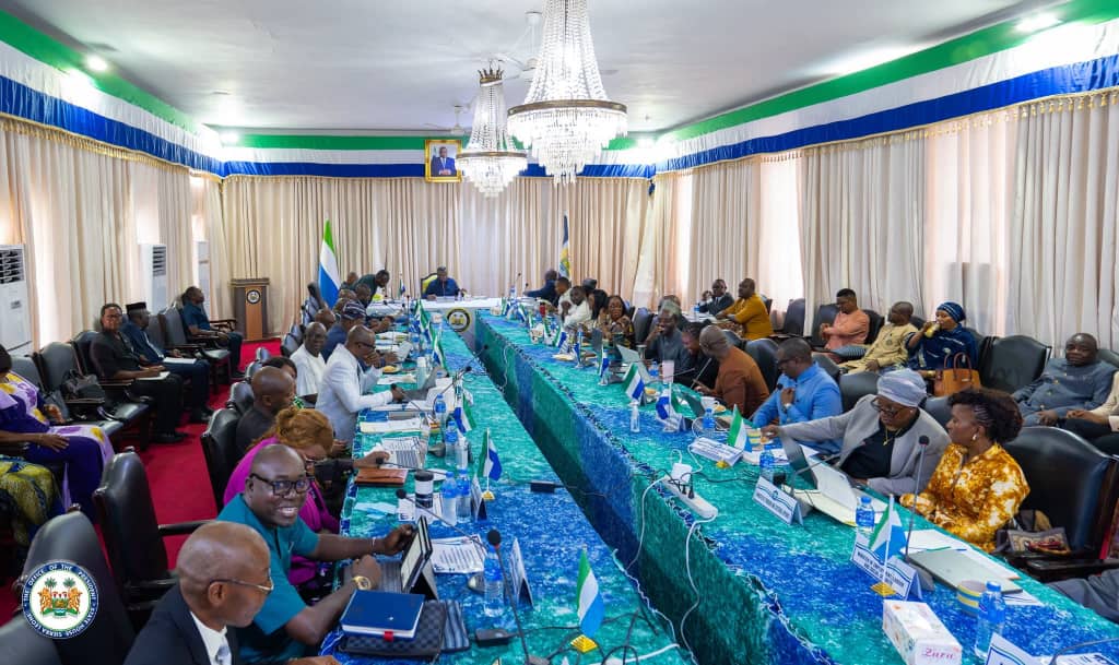 dsengeh's tweet image. For over 20 years, through every successive government and thousands of consultations, no Cabinet has taken the major leap to bring forth a wholesome packet of legislative electoral instruments to Parliament on the constitution. H.E President @julius_maadabio did that today!