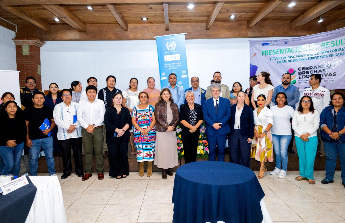 DDHPO's tweet photo. La Defensora de los Derechos Humanos del Pueblo de Oaxaca, Mtra. Elizabeth Lara Rodríguez, asistió a la presentación de avances y resultados del proyecto “Cerrando brechas educativas: mejorando el futuro de las niñas en México”...1/4 https://t.co/QDhw5qvIMG