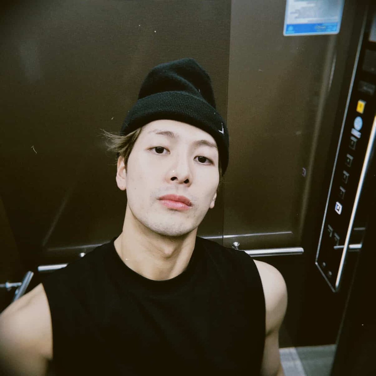 Pop7base's tweet photo. GOT7’s Jackson Wang opened up about his mental state during a recent Instagram live.

“That’s what MAGIC MAN 2 is about.”

“A lot of you think I’m still not recovered, that I’m in my darkest days right now no, hell no. I found peace in my heart.”

“I’m very happy now. I’m solid.” https://t.co/qlfEI8u2kt