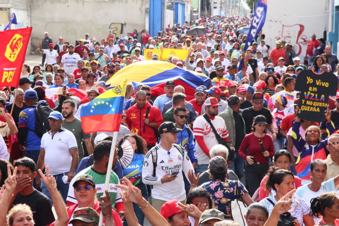 ElInformadorVE's tweet photo. #08Oct Las calles de Barquisimeto se llenaron de fervor bolivariano en una contundente movilización por la paz y en defensa de Venezuela. La marcha también alzó la voz en solidaridad activa con el pueblo de Palestina.
MÁS DETALLES AQUÍ: https://t.co/35nb0A6TQL https://t.co/rYO86JosZb