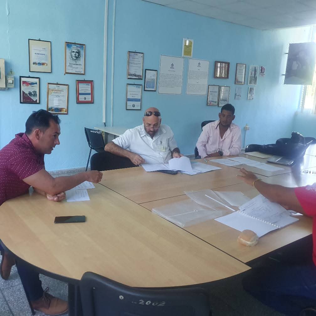 SambientalVC's tweet photo. Orsa Citma y Salud Ambiental del #CPHEM en  #VillaClara  realizan inspección estatal ambiental sistemática a la  Empresa industrial "Ángel Villarreal Bravo", evidenciando el manejo  seguro de los desechos peligrosos y productos químicos.
#JuntosPorVillaClara https://t.co/F2tJd14ZIR