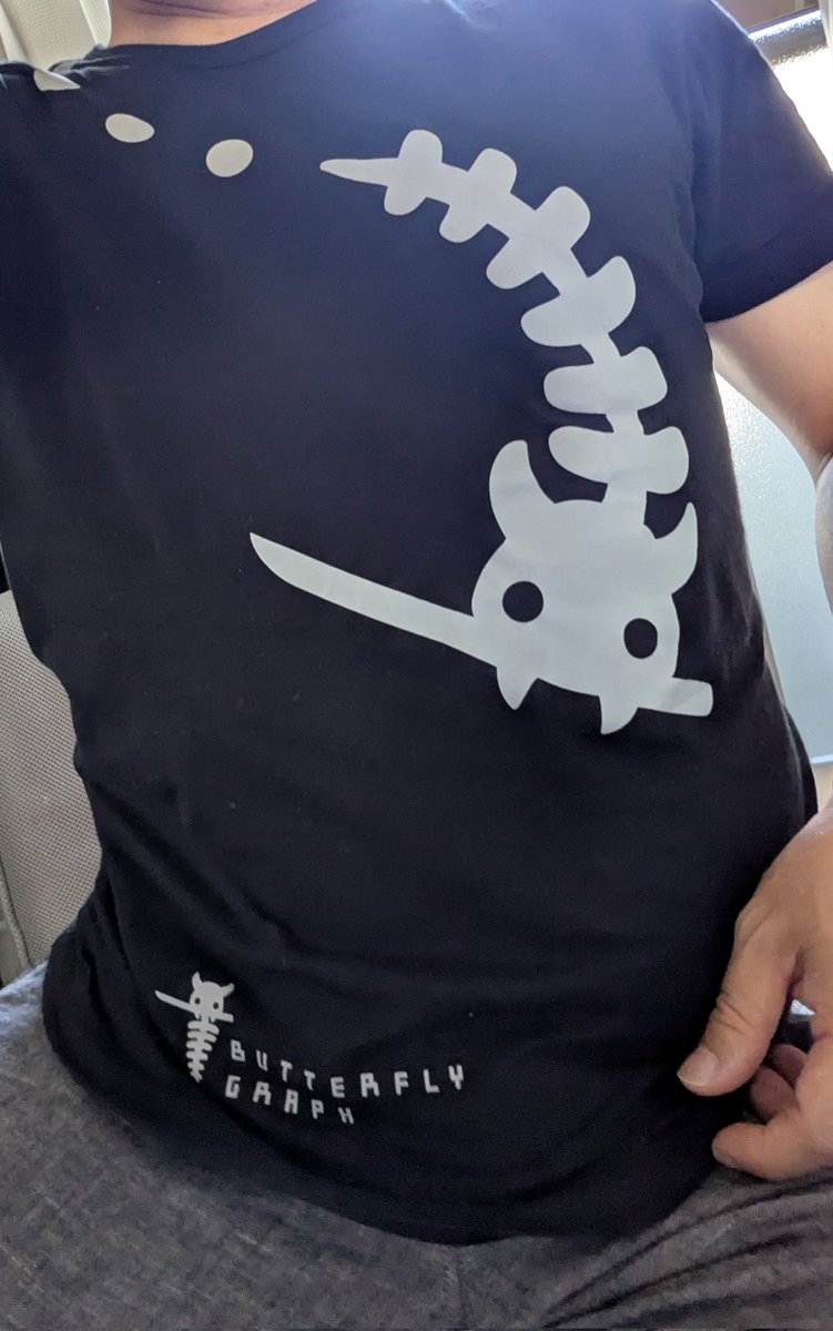 短刀ちゃんTシャツ、
手作り（ラバーシート）試作バージョンが出てきたので着てみた😇