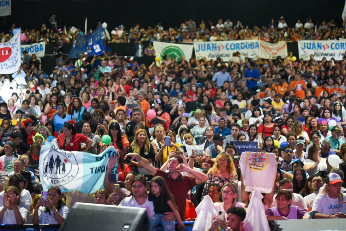 La economía popular refleja el esfuerzo diario de miles de argentinos y argentinas que trabajan para sostener a sus familias y comunidades. Son quienes, con su empuje, mantienen en movimiento la economía real.

Hoy tuvimos la oportunidad de encontrarnos con más de 7.000