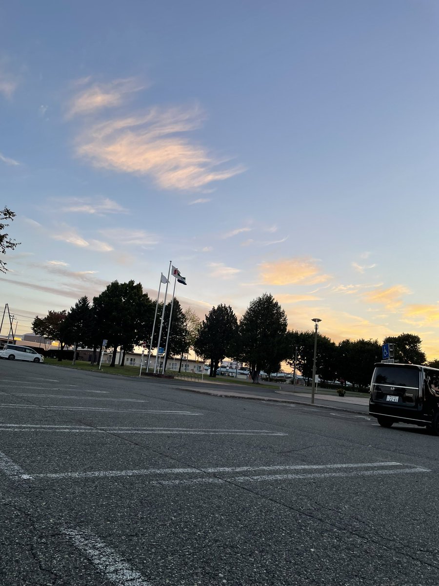 mil_jightgreen's tweet photo. 今朝の朝空 https://t.co/IN3o7xZrcW