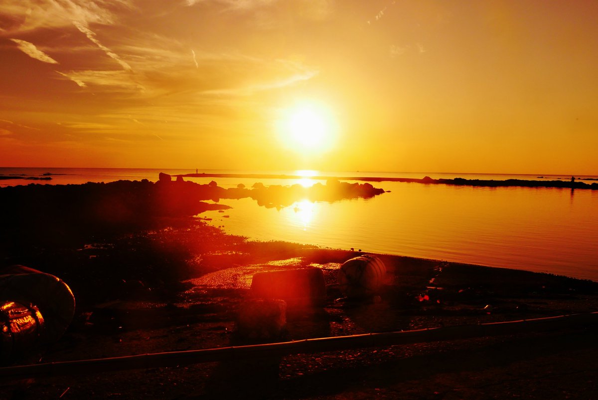 涼しくなりました。

素敵な１日をお過ごし下さい😊

#　夕景能登は百浦海🌄