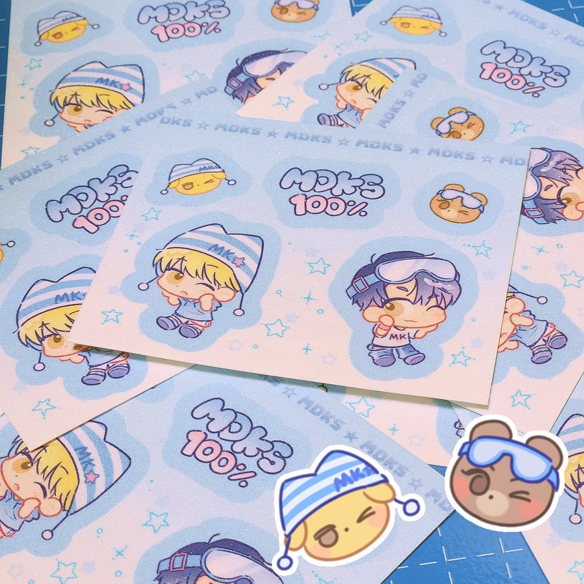 𝟏𝟎디페(토) 𝟐관 [𝐒𝟓]에서 문큰스티커 소량 나눔합니다! 1인1장씩 부탁드려요 🐶🐻🩵