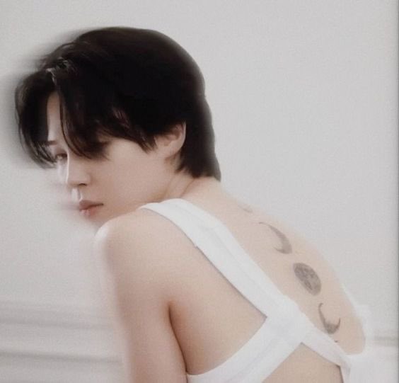YM_plathong's tweet photo. นี่ดวงจันทร์เนอะ!!!!

แม้ค่ำคืนนั้นจะมีดวงดาวมากมายบนฟรอนต์โรว์ของ Dior แต่มีเพียงดวงเดียวที่ส่องสว่างเหนือกว่าทั้งหมดนั่นคือ “จีมิน”  

#PrinceJimin https://t.co/XED8gcapZb