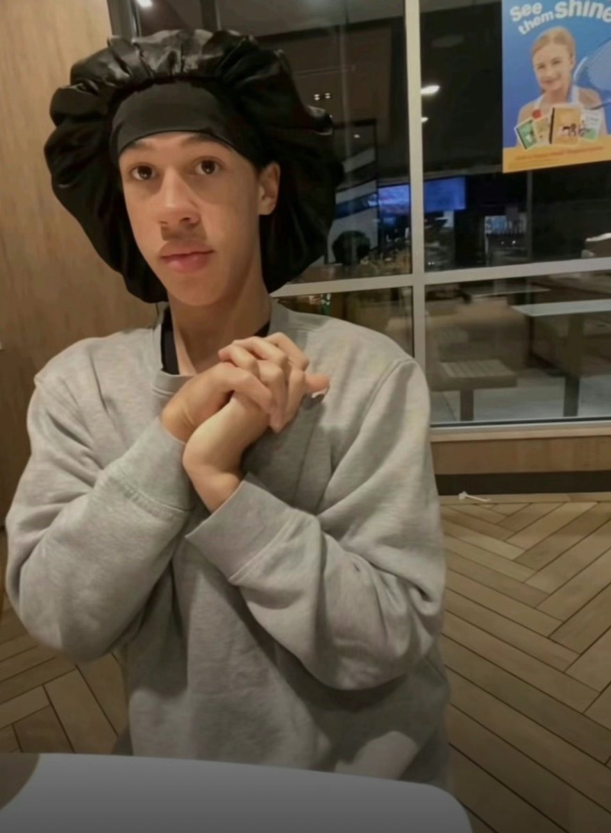 Megan and her family need to understand that boys son is not their father reincarcerated!! #LoveIsBlind #LoveIsBlindS9