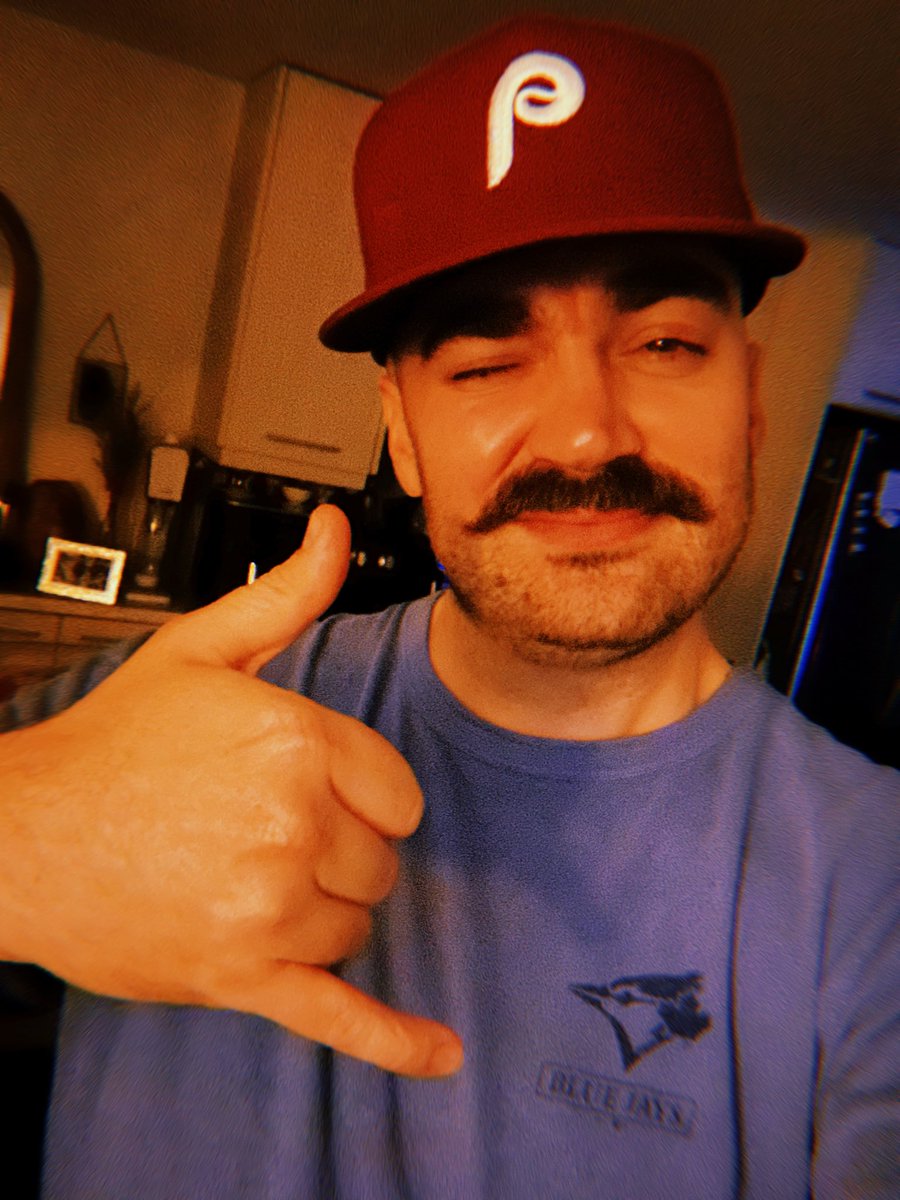 Powder/maroon saved the season! One of my biggest sporting sartorial wishes came true. 2 for 2 today, Jays win Phils win 🤙⚾️