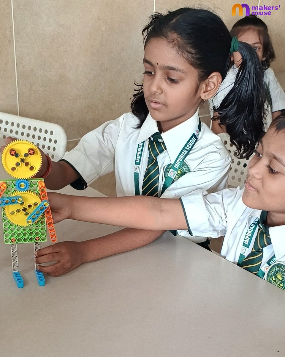 makers_muse's tweet image. Hands-on STEM magic at MakersMuse! 
Kids unlocked gears, built marble runs, and sparked creative problem-solving—all while having fun and learning together. Future innovators at work! 
 #STEMeducation #MakerLab #KidsCanCreate