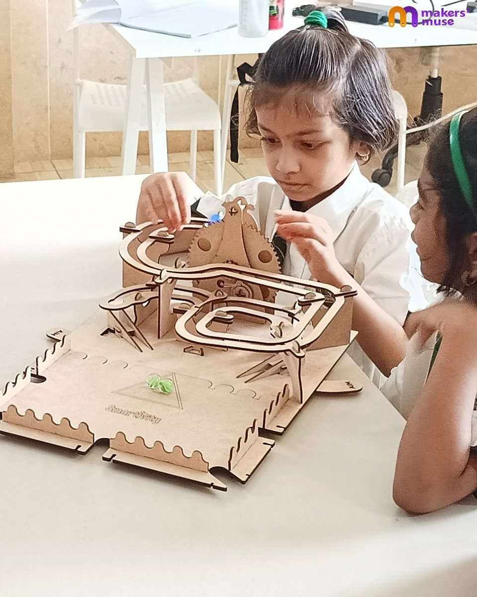 makers_muse's tweet image. Hands-on STEM magic at MakersMuse! 
Kids unlocked gears, built marble runs, and sparked creative problem-solving—all while having fun and learning together. Future innovators at work! 
 #STEMeducation #MakerLab #KidsCanCreate