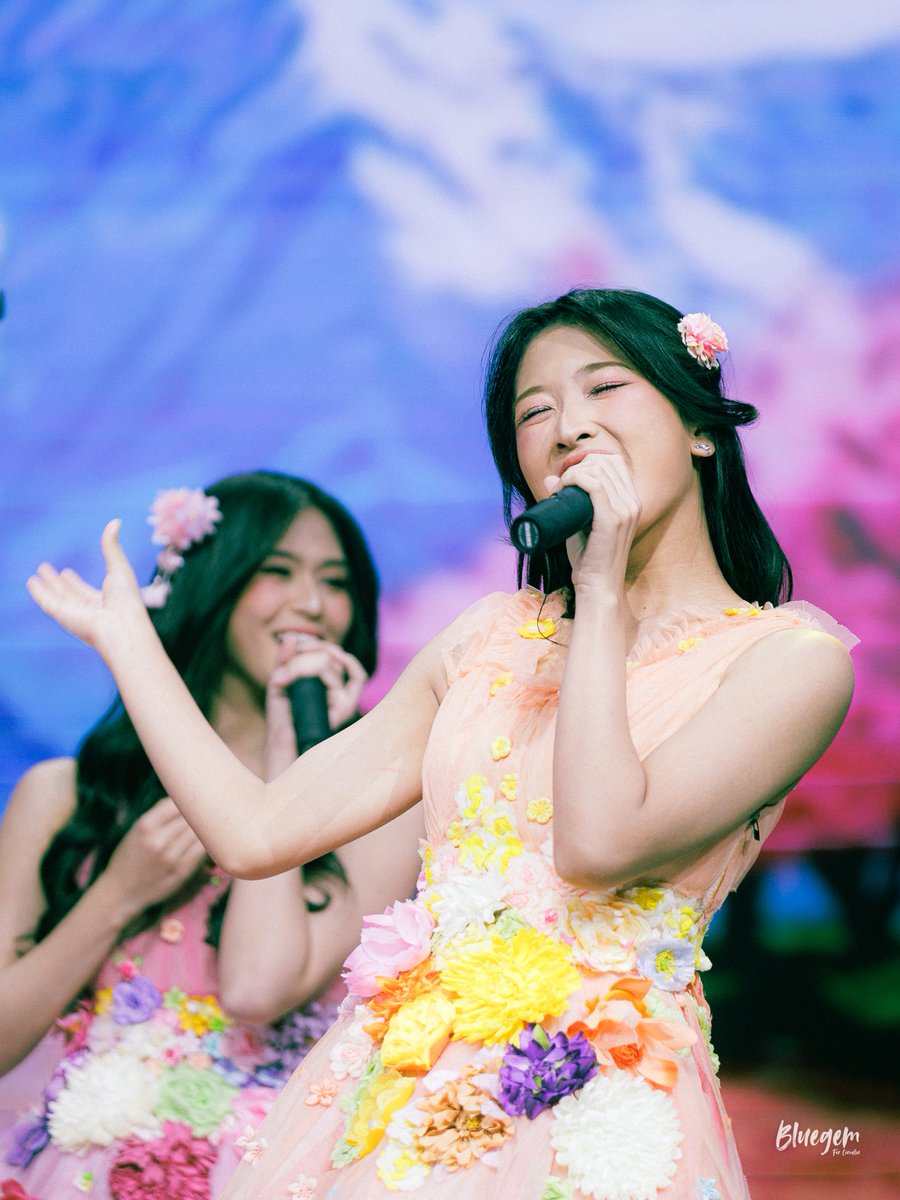bluegem2607 tweet picture