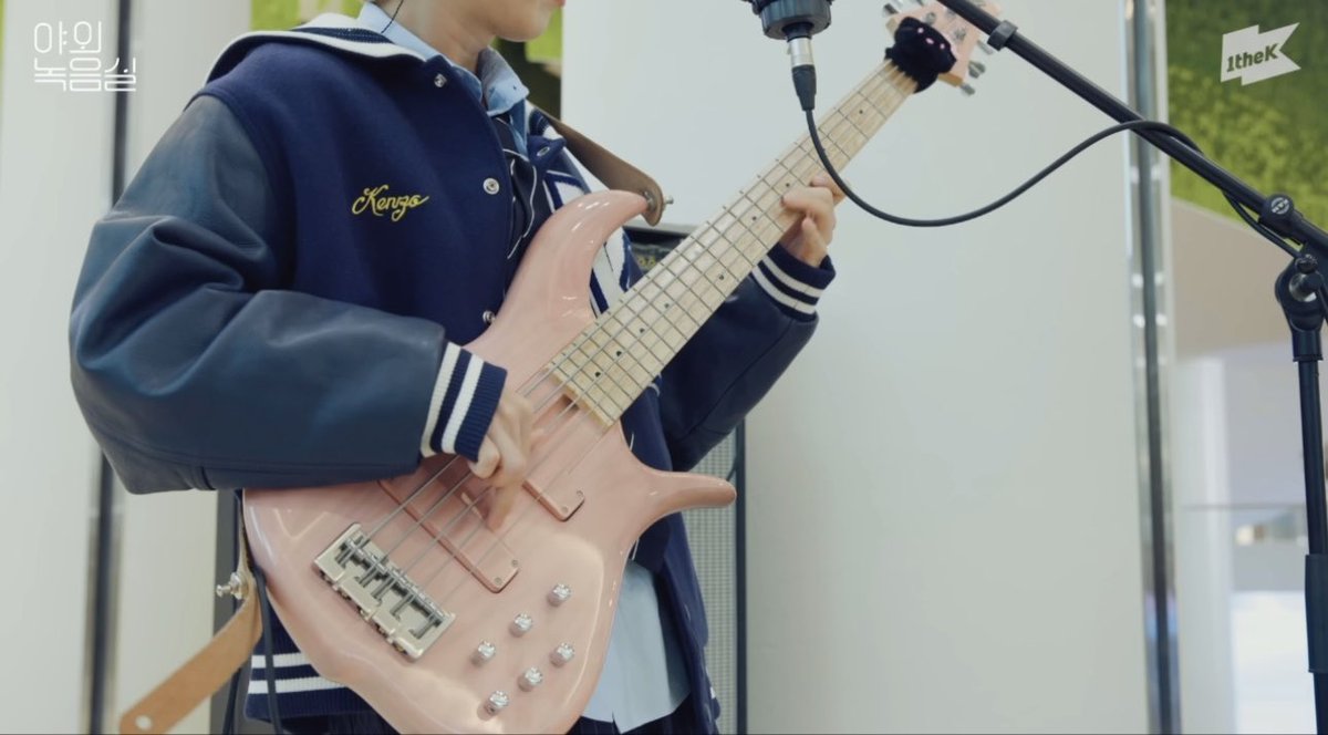 lI5v2u's tweet photo. #야외녹음실_원위
절대 실망시키질 않는, 또 실망시킨 적도 없는 원위 X 야외녹음실 조합💙
이번에도 미로🌀랑 찰떡🫰🏻인 장소 선정 센스💕와 바로 앞에서 공연하는 건가 착각이 드는 짱짱‼️한 음향💥까지🫢 아니 말도 안돼‼️ 이렇게 완벽한 영상이 다 있을 수가 있다니이 ㅠ.ㅠ😖
앞으로도 야외녹음실이랑 원위 쭈욱 함께 해주실 거죵😍💙