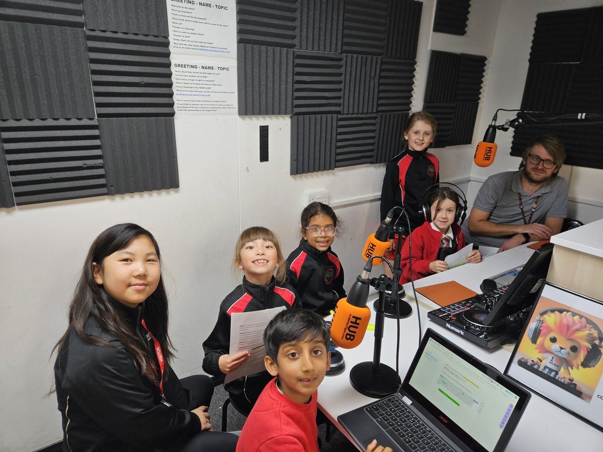 CCJacademy's tweet image. This week, CCJ RADIO went LIVE for their 26th show! 📡🎙📻🎧🌎

The crew were excited to share their learning with our special guest interviewer (former student) Nayun!

We want to give her a HUGE thank you for giving up her time!
Listen in here! 👇 mixcloud.com/CCJRadio/ccj-r…
🧡🦁