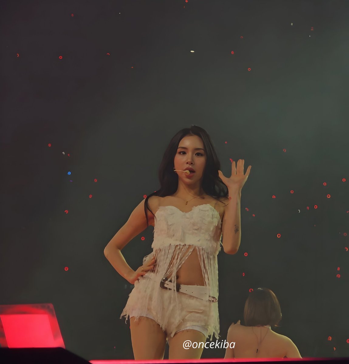 oncekiba's tweet photo. 251004 CHAEYOUNG

THE EYE CONTACT.....
yep, we wen't feral after...

#THISISFOR_PHILIPPINES_ONCE 
#THISISFORINBULACAN #THISISFOR #TWICE #CHAEYOUNG https://t.co/tqq8nunVno