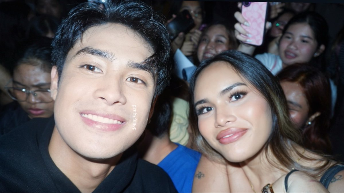 pretty girls for donny :>

haha super embarrassed bc my cam didn’t work after three clicks but he patiently waited. so funny bc i was behind him and i keep on saying his name then i shouted my gov name and that’s when he turned around LOLLL 

love you so much <a href="/donnypangilinan/">Donny</a>