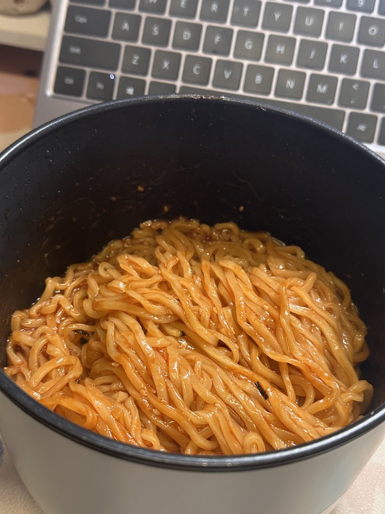 VitaminC tweet media