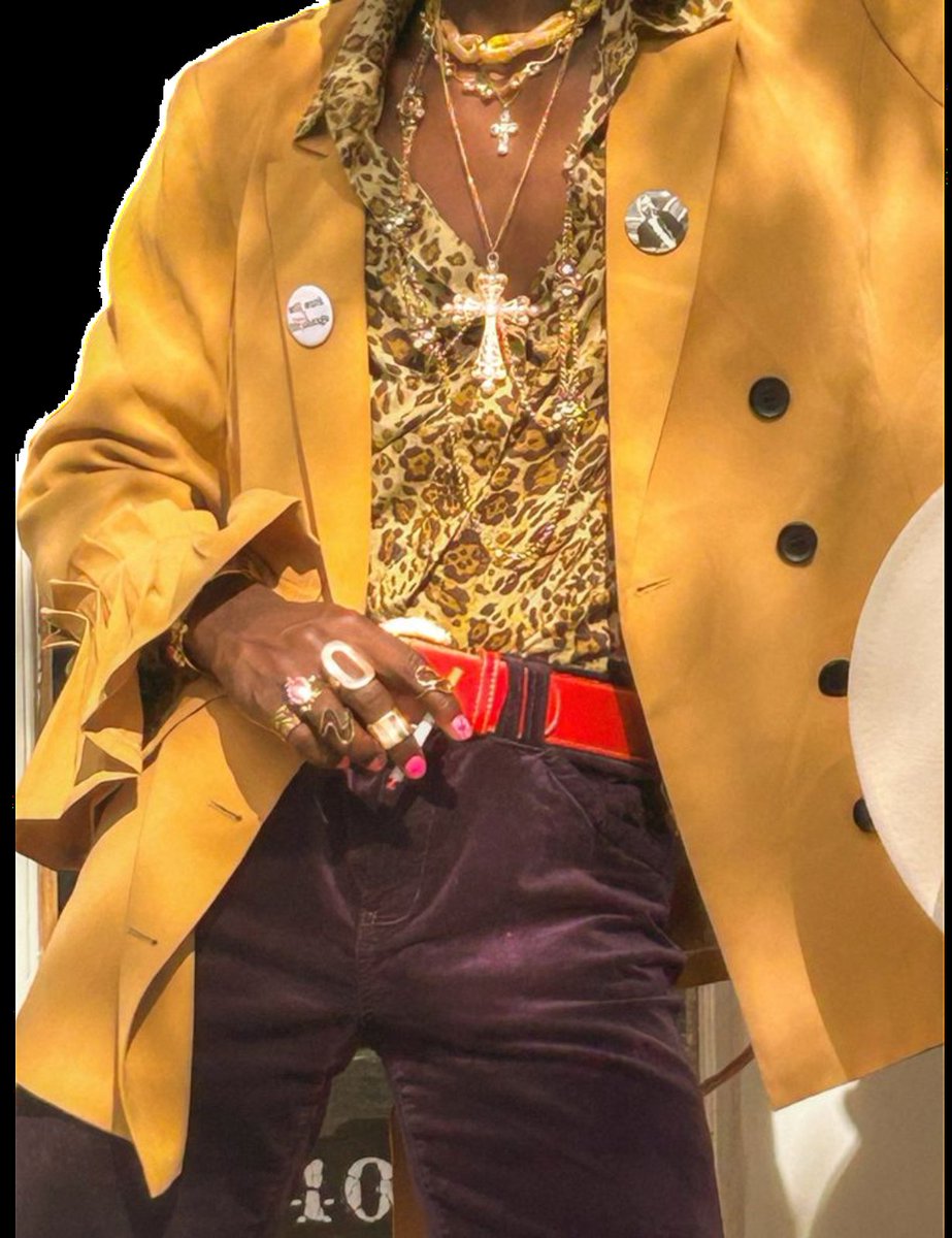 like a month ago someone on my tl was like "louis in this" and I saved the picture, so if ur out there I gotchu

#InterviewWithTheVampire #iwtv #louisdepointedulac