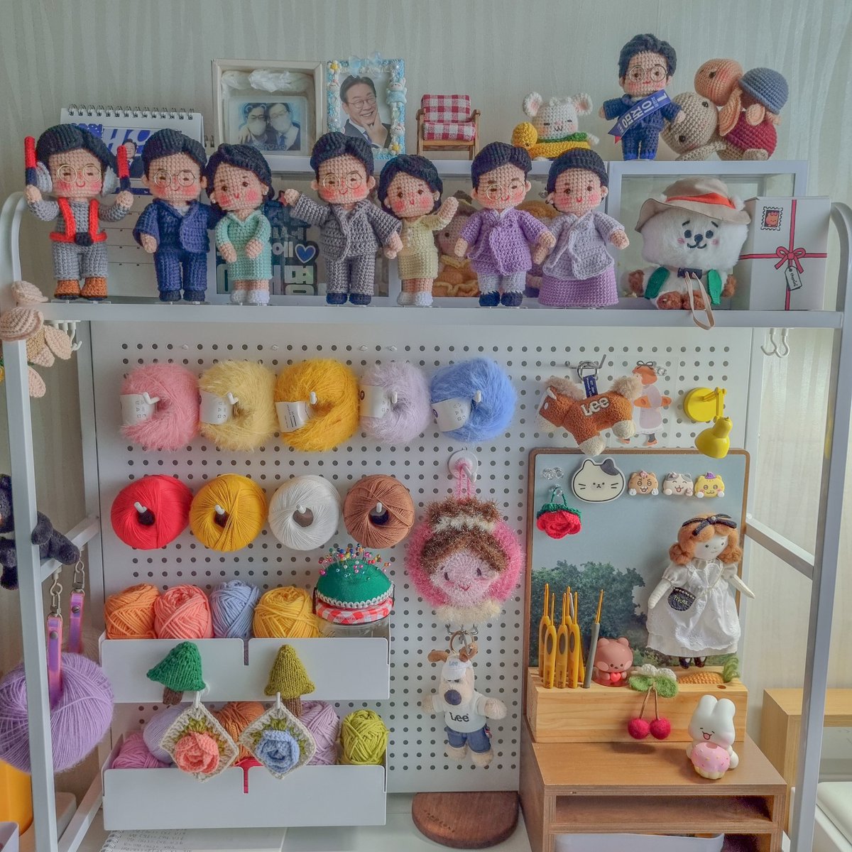 인형이 계속 늘어난다. ㅎㅎ
다음은 냉부해 우리 잼혜경 모습 뜨기.. ㅎㅎ
이재명 피자도 떠야하나?!.. ㅋㅋㅋ🤭