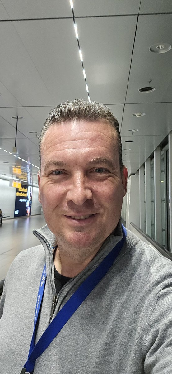 PascalFCDB's tweet image. Morning... nieuwe werkdag bij Lost&amp;amp;Found @Schiphol eerste loopje naar gate E8 zit er weer op. #Schiphol #bijnaweekend