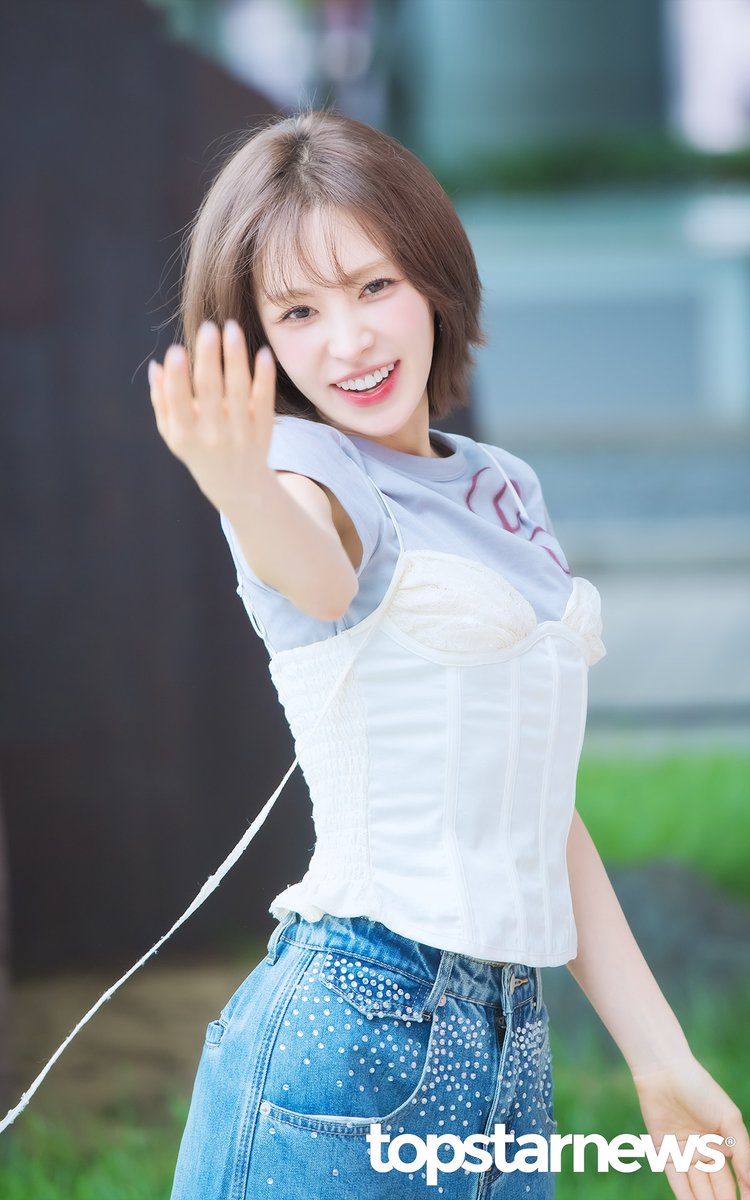 레드벨벳 웬디, ‘죽은자는 못 살려 미래로는 못 가…그 외엔 그대의 소원으로 다 이루어질지니’ (두시탈출 컬투쇼 출근길) [HD포토] #웬디 #WENDY #레드벨벳 #RedVelvet #컬투쇼 #출근 #퇴근 #프리뷰 #썬키스 #Sunkiss topstarnews.net/news/articleVi… <- Original Photo