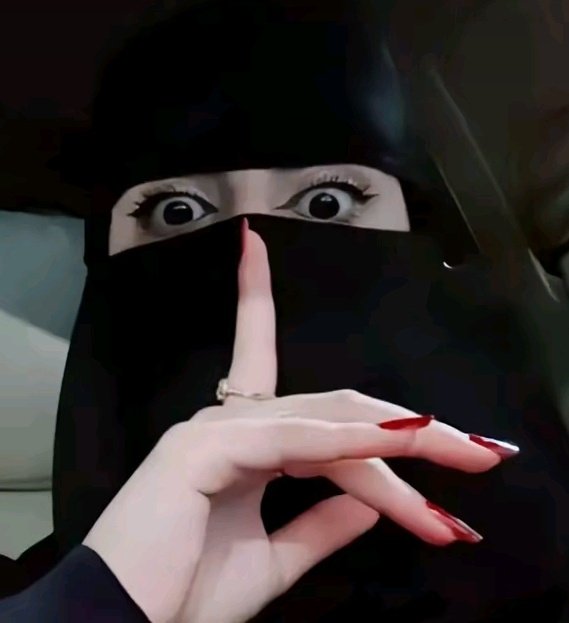 اپنی زندگی کسی کے سامنے مت کھولو، کیونکہ تم نہیں جانتے کہ لوگ کب بدل جائیں۔