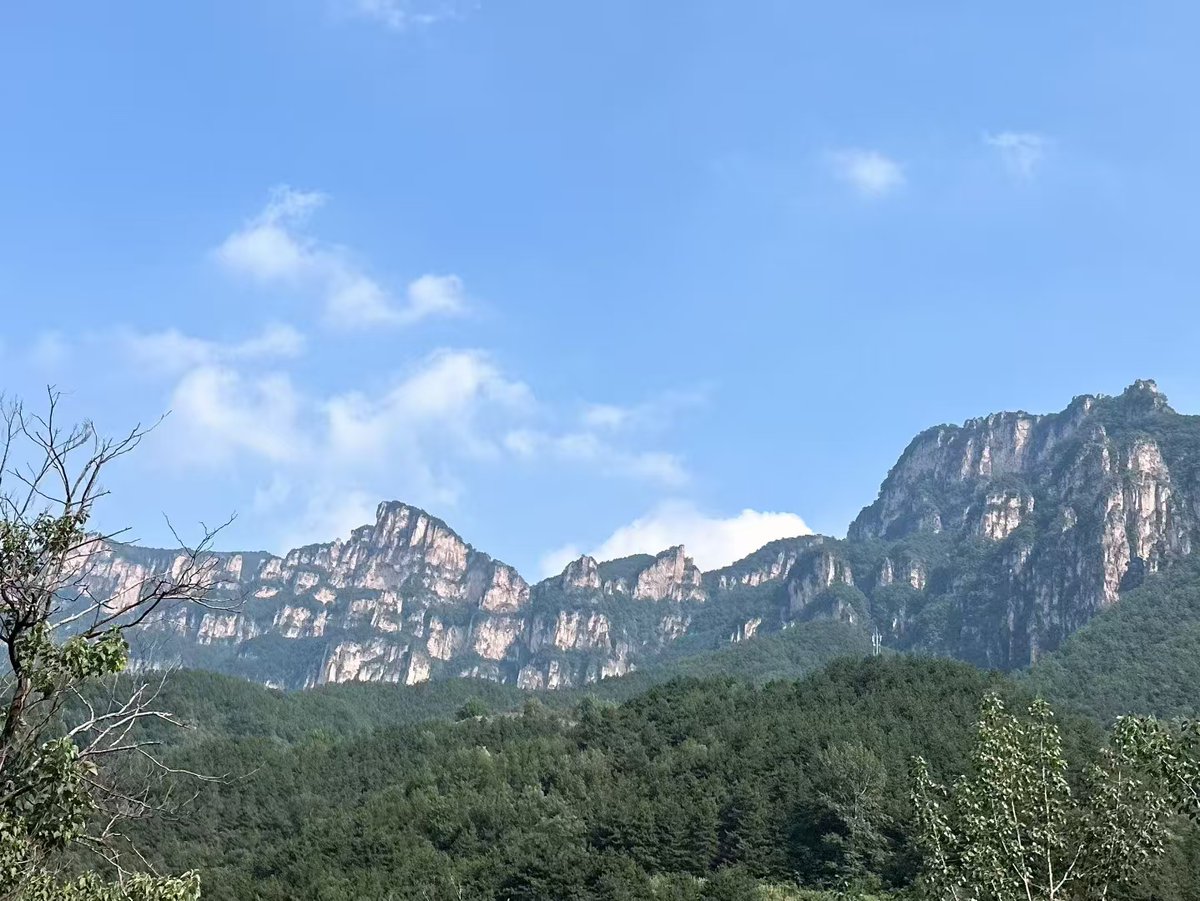 xiaoyihuFo's tweet image. Fresh air, delicious food, they bring me happiness ~😊
#delicious
#travel
#邢台市