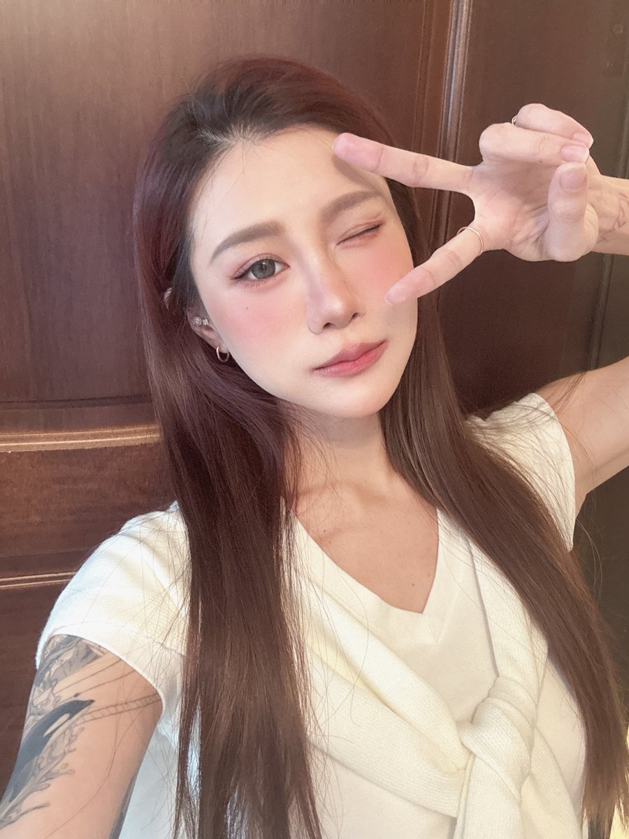 晚上好 今天工作還順利嗎
如果下班了 可以跟我聊聊唷！
⬇️下方連結⬇️

𝕁𝕍𝕀𝔻 🔍 𝕗𝕒𝕟𝕝𝕒𝕣𝕒𝟙𝟚𝟚𝟛  
👇👇官方line在這👇👇
lin.ee/9MsjyMT
要有禮貌跟我互動喔😊