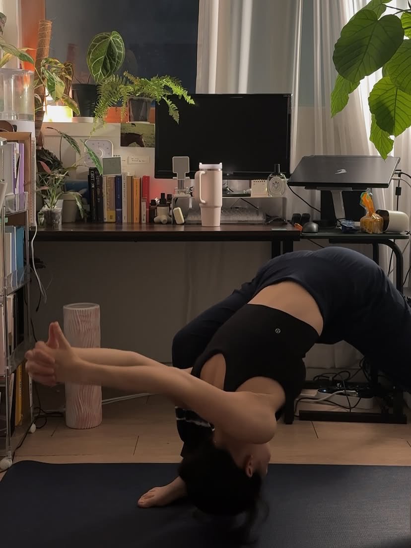 chudai_TG1's tweet image. Even within the familiar, may a sense of newness dwell.
May texture rise again in a heart grown dull.
May the flow never cease, and may tomorrow be peaceful.

#yoga #vinyasaflow #practice #mindfulness #flow