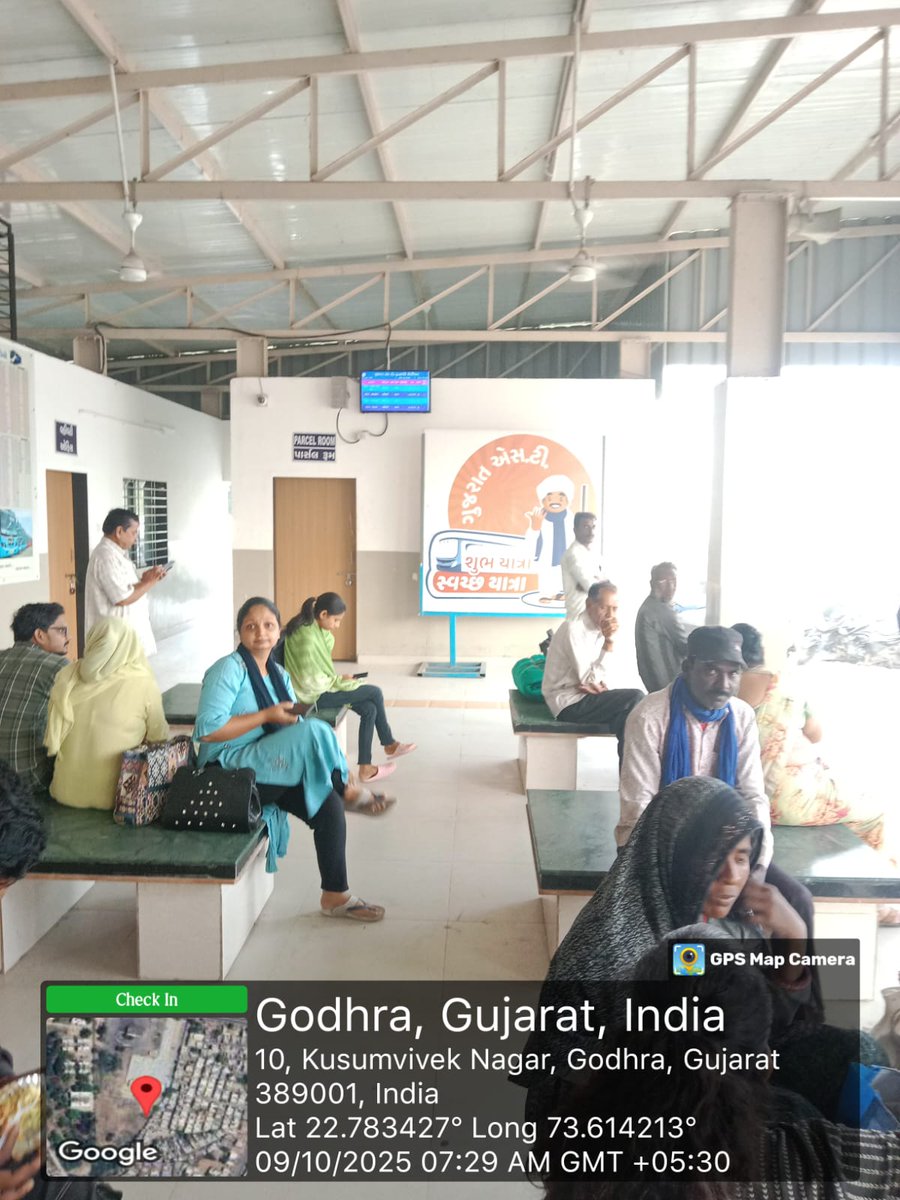 GSRTCDCGodhra's tweet image. ગોધરા બસ સ્ટેન્ડ સ્વચ્છતા માટે સતત અગ્રેસર.
@CMOGuj 
@sanghaviharsh 
@OfficialGsrtc 
#Swachhotsav 
#SwachhataHiSeva2025 
#SwachhBharat 
#NirmalBharat 
#nirmalgujarat 
#SHS2025
#sbmugujarat