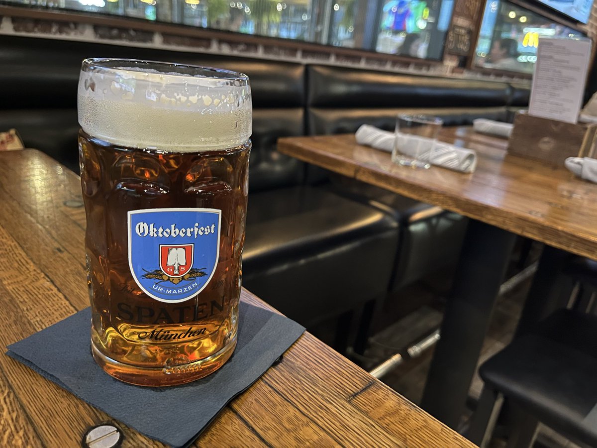 MarcHurBoston's tweet image. The last time I drank a Spaten Oktoberfest was probably in college? Or high school. I don’t know. #Lucys #Dorchester